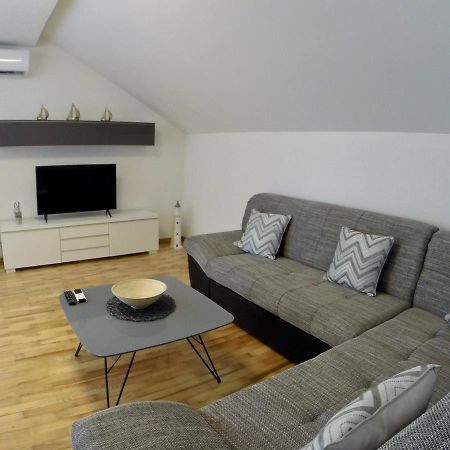 Holiday Apartment Lavanda Sumpetar Jesenice  Exterior photo