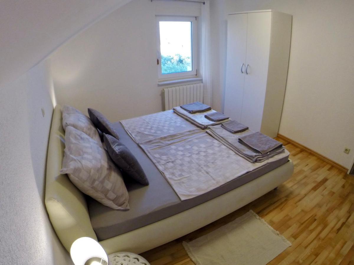 Holiday Apartment Lavanda Sumpetar Jesenice  Exterior photo
